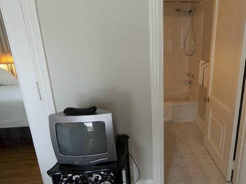 Hotel Belvedere Kingston Luaran gambar